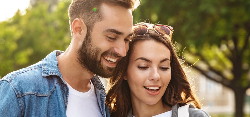 Online Dating Pros and Cons 